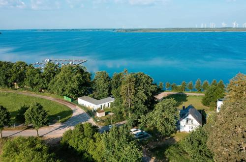 外部景觀, SchönSicht - direkte Wasserlage am Plauer See - Neubau 2024 (SchonSicht - direkte Wasserlage am Plauer See - Neubau 2024) in 阿爾特什未林