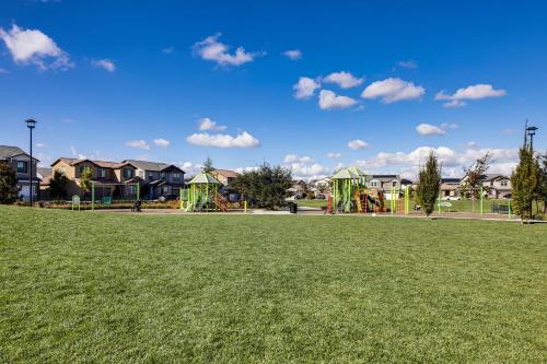 WFH-Friendly Getaway with Yard in Manteca! in 曼提加