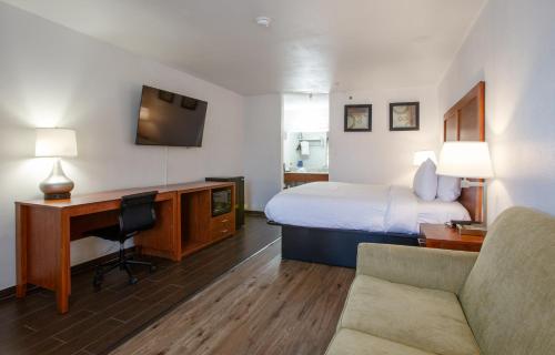 King Room with Sofabed - Non-Smoking