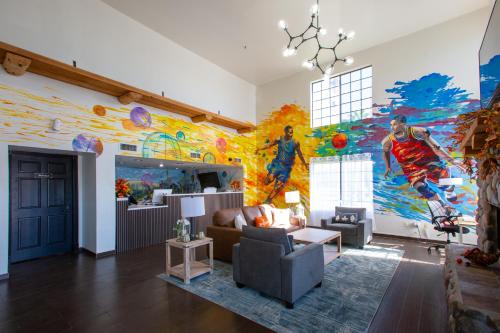 The Hotel Serene Glendale Peoria, Surestay Collection by BW near ศูนย์กีฬาครบวงจรพีโอเรีย