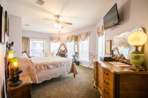 The Villa Bed and Breakfast in Bryan, USA