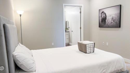 Cental Hollywood 2Bedroom with Pool&Gym in Los Angeles, USA