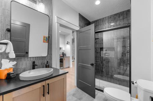 New! Spring Mtn Paradise - Pet friendly, single level w/hot tub and clubhouse access