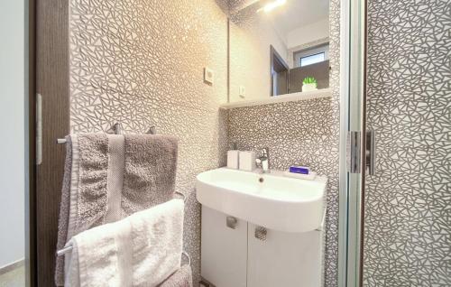 Two-Bedroom Holiday Home image 10
