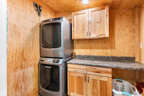 Beside Still Water 2 - 2 Bedrooms 2 Baths Sleeps 6 home - image 2