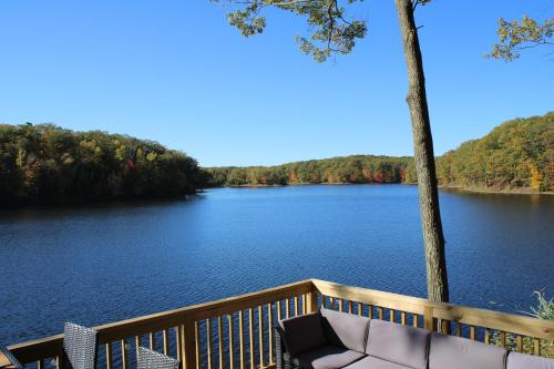 Nick Lake Lodge in Birchwood, USA