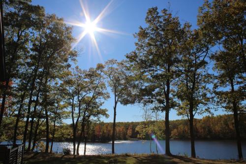 Nick Lake Lodge in Birchwood, USA