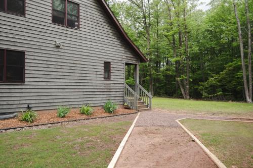 Nick Lake Lodge in Birchwood, USA