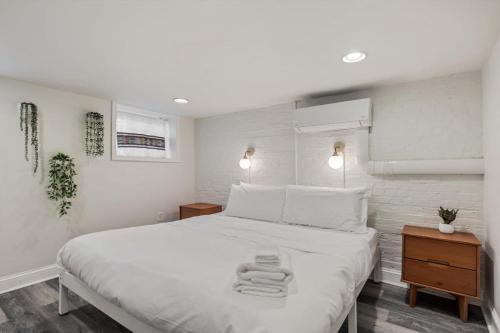 Garden-Level 2-BR Apt in Historic Petworth Home in Washington, USA
