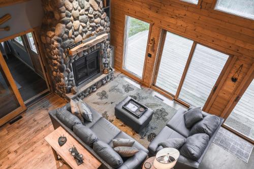 Nick Lake Lodge in Birchwood, USA