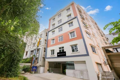 Super Townhouse Sri Nirvana Grand - 출입구