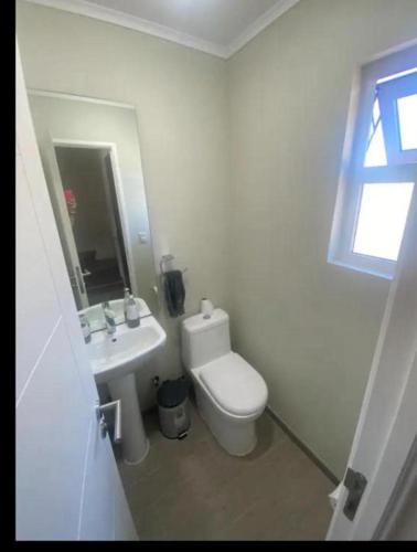 Three-Bedroom House image 2