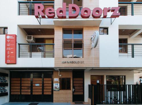 RedDoorz Plus near Uptown BGC Mall, Manila (fotografie 5)