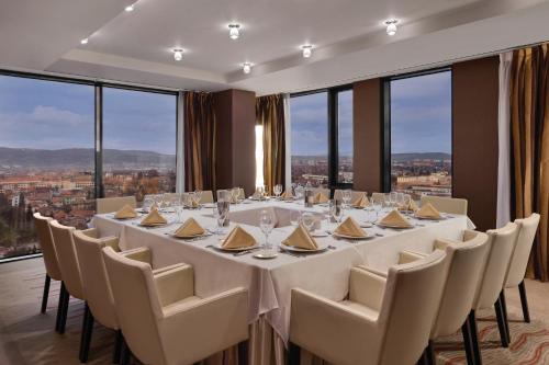 Ramada by Wyndham Sibiu - image 3