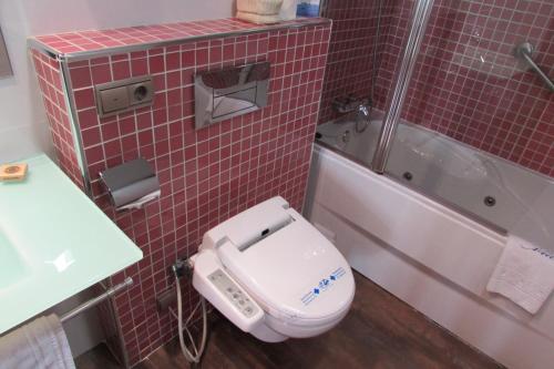 Superior Suite image 2