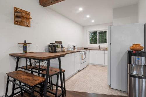 Brickwood Cabin in Sovarda (BC)