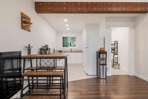 Brickwood Cabin in Sovarda (BC)