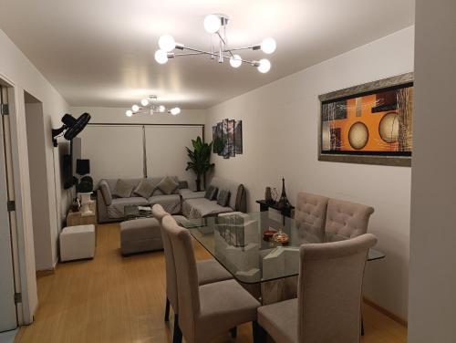 MIRAFLORES APART-10Beds-11Persons-Pool-Grill-Garage-Near Kennedy Park
