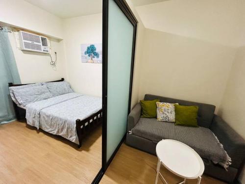 1BR Calathea Place nr Airport, Netflix,50mbps Wifi, Manila
