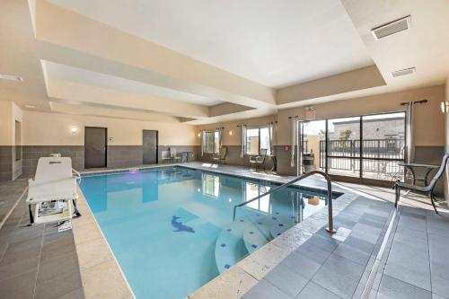 Best Western Plus Tupelo Inn & Suites - image 10