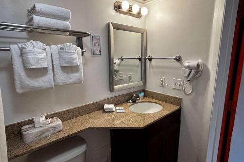 Ramada by Wyndham Hotel & Water Park – Kissimmee, FL