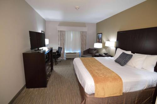 Best Western False River Hotel - image 11