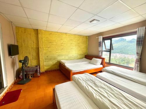 Family Room with Mountain View room in Homestay 715 View Sapa