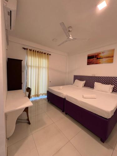 Deluxe Double Room with Balcony image 1