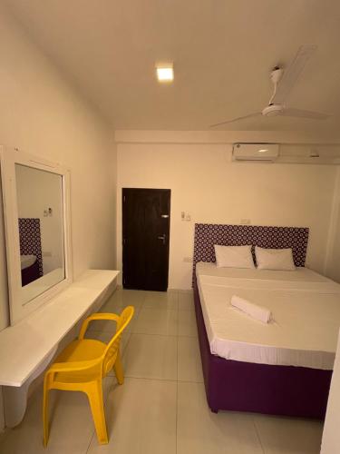 Standard Double Room image 3