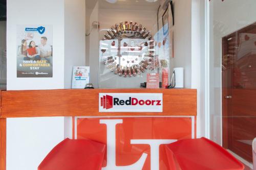 RedDoorz near Mercado del Lago, Manila (fotografie 10)