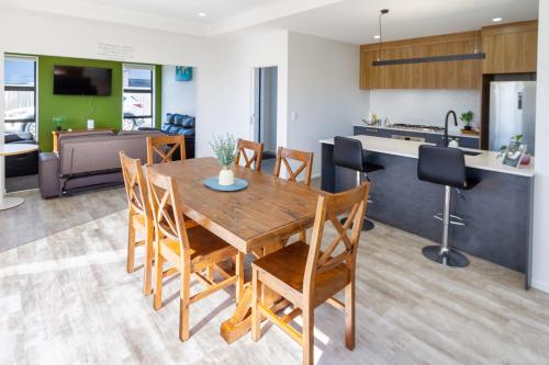 Kitchen, Large Family Home Near The Landing in Wigram