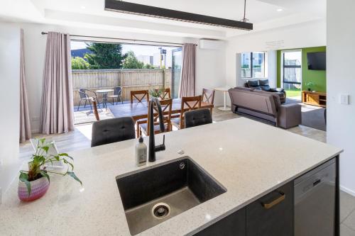 Kitchen, Large Family Home Near The Landing in Wigram