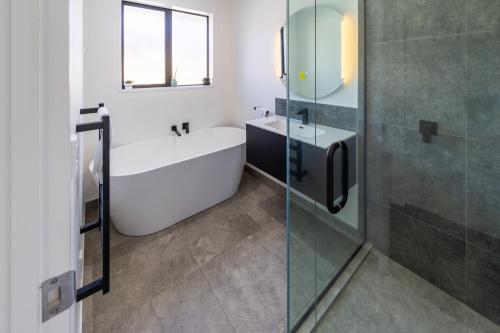 Bathroom, Large Family Home Near The Landing in Wigram