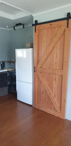 Kitchen, Warm & welcome on Whiteley in Moturoa