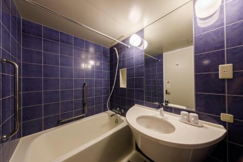 Annex Tower - Double Room - Non-Smoking 8th-20th Floor  image 2