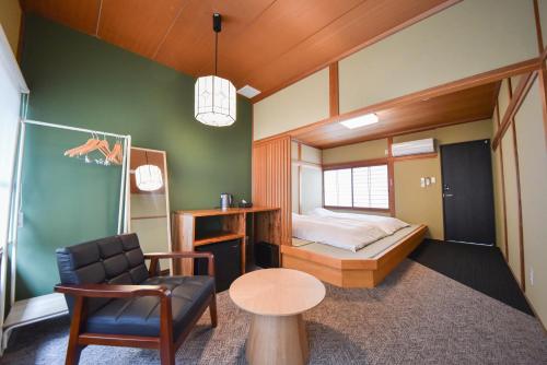 room detail thumbnail 1