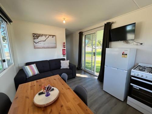 kuhinja, Mandurah Coastal Holiday Park in Mandurah