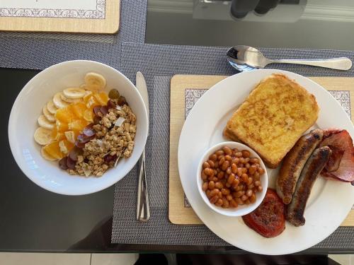 Food and beverages, Villa de Chazha Guesthouse in Francistown