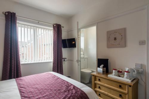 Double Room image 7
