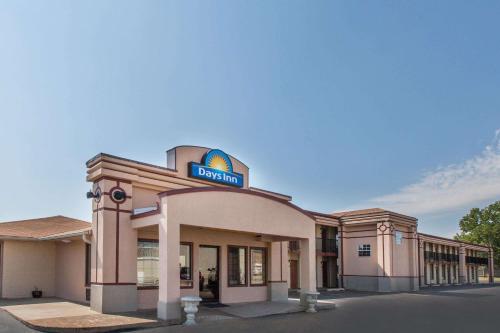 Days Inn by Wyndham El Reno - image 6