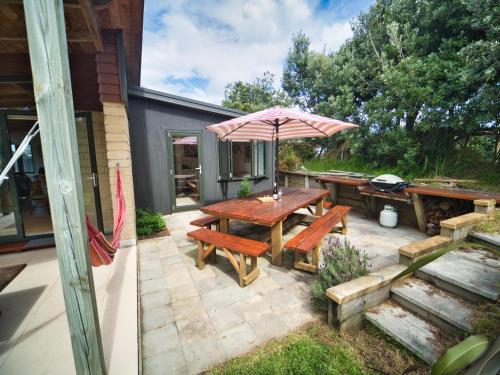 Létesítmények, Whangapoua Family Bach - 100m from the beach! in Whangapoua