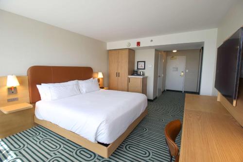 Doubletree By Hilton Clarksville Riverview in Clarksville, USA