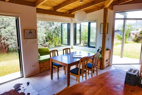 Létesítmények, Whangapoua Family Bach - 100m from the beach! in Whangapoua