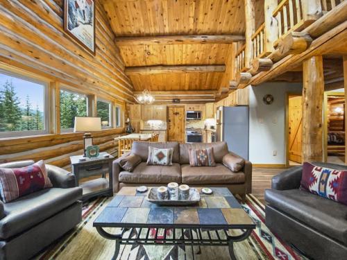 Alpine Creek Lodge home in Blue River, USA