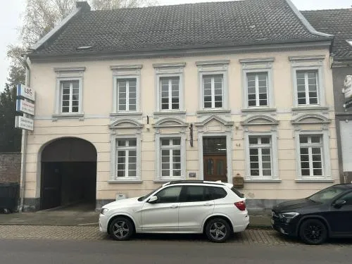 3 Zimmer Monteurswohnung in 400 Jahre alter Lateinschule LS24 in Mönchengladbach, Deutschland