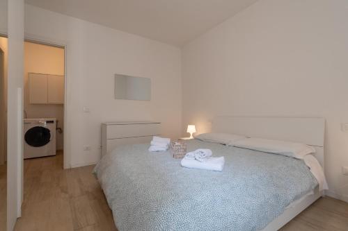 1 queen bed, 1 sofa bed