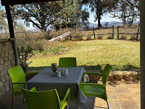 2 bedrooms, 5 beds