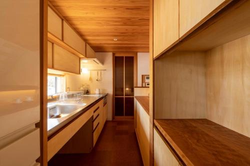 木の香りに包まれる上質な和モダン一棟貸切 癒しの空間zen, Mitoyo (foto 3)