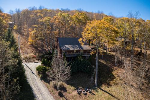 Cabin with amazing long-range mountain views, hot tub, fire pit, EV connection, Boone (zdjęcie 5)