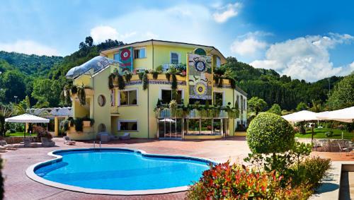 Bassein, L'Isola Di Aurora in Martirano